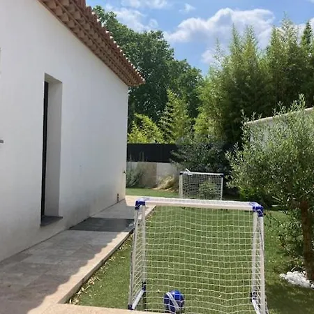D Exception Avec Piscine La Crau 8 Personnes Hye100-025 Hyères